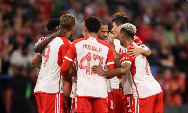 足坛狂欢夜！五大联赛首个冠军尘埃落定，巴黎爆冷失利，尤文稳坐第四